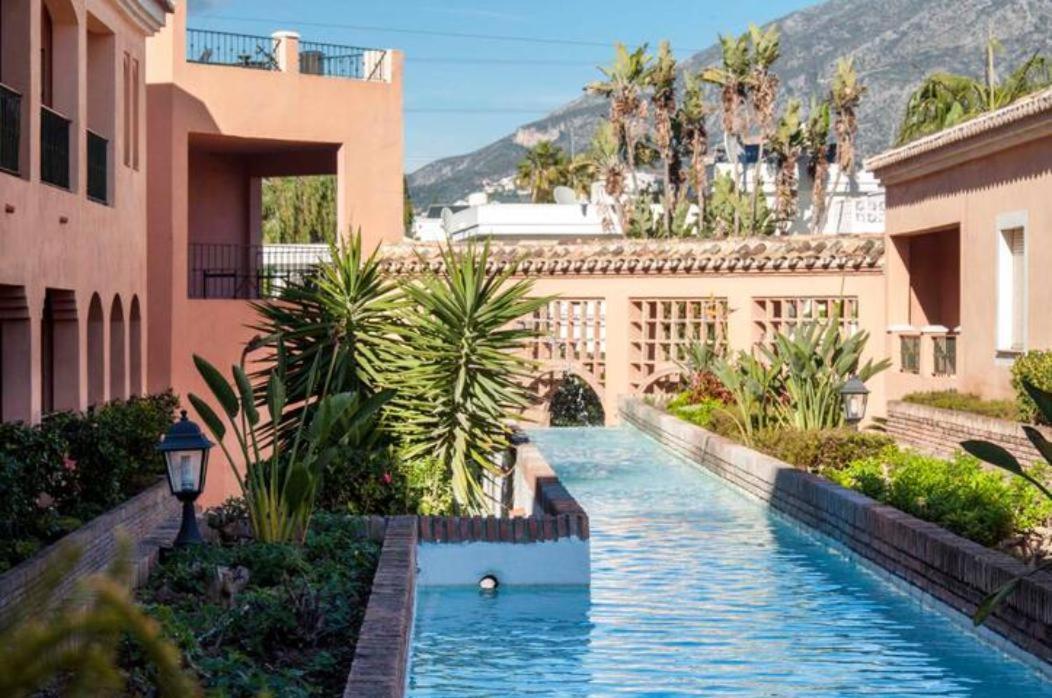 Puerto Banus For 4 - Pool Bbq & Terrace Apartment *