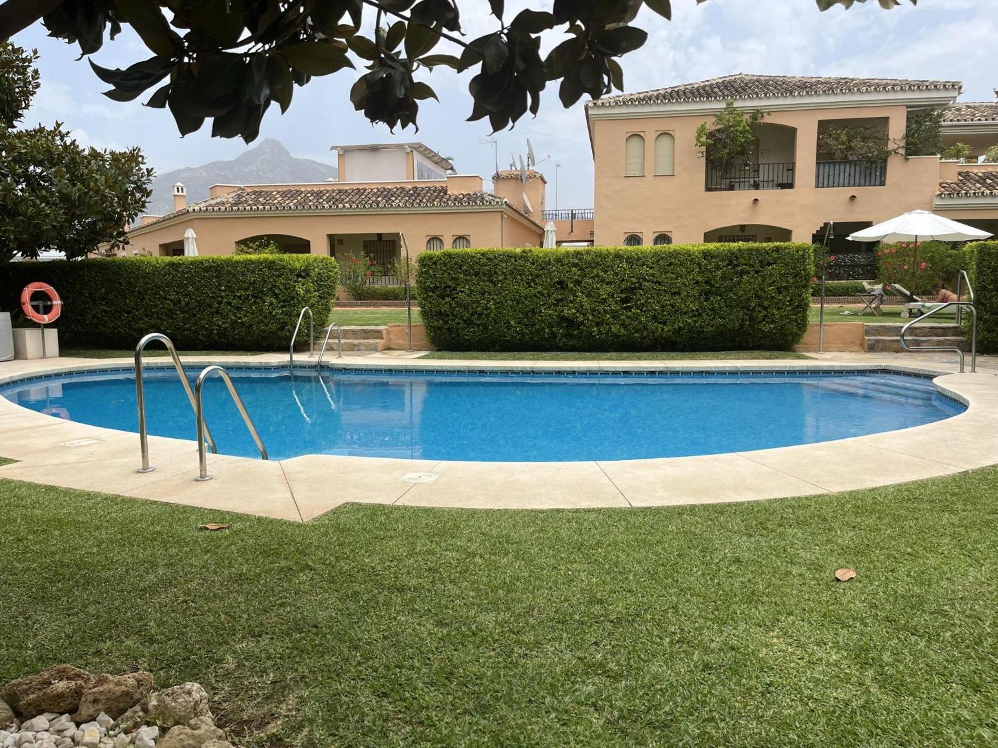 Puerto Banus For 4 - Pool Bbq & Terrace Apartment *